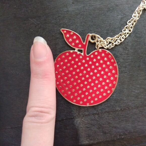 TeachersĀ petā appleānecklace - Picture 3 of 3